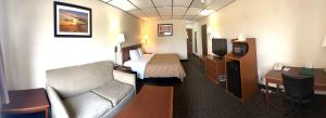 King Room - Non-Smoking room in Quality Inn & Suites Salina