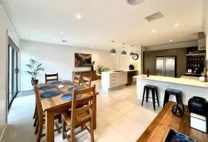 Caroline - Bloomfield