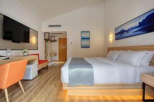 Pine House Yangshuo West Street