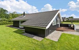 Holiday Home Pøt Strandby Juelsminde T