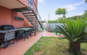 2 Bedroom Awesome Home In Pozzuoli
