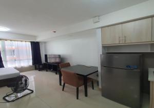 RGB Apartment - Pioneer, Mandaluyong!