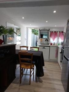 Appartements Douce Escale - Agen sud, T2, RDJ, clim reversible, proche ENAP : photos des chambres