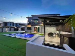 The Tropiical Private Pool by Hometel - 马西