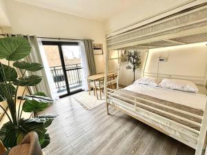Studio Unit right beside Malls