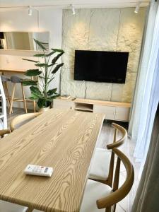 Studio Unit right beside Malls