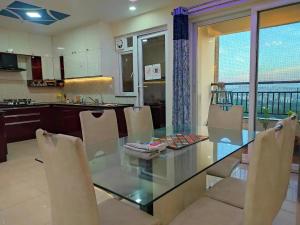 Marvellous 3BHK on 34th Floor only for Vegetarian Family