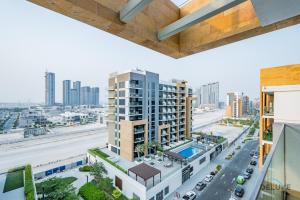 Luxurious 2BR Apartment in Azizi Riviera 18, Al Merkadh by Deluxe Holiday Homes