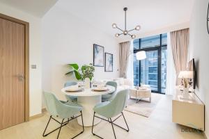 Luxurious 2BR Apartment in Azizi Riviera 18, Al Merkadh by Deluxe Holiday Homes