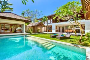 Neada 4 BR Grand Pool Villa JU68