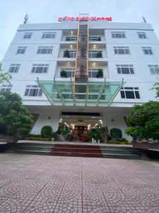 Khách sạn cẩm lai