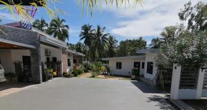 Seaview Residence Garden Room1
