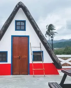 Triangle Huts - Pagudpud