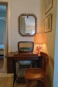 Los Laureles Relaxing Vintage Home