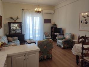 Los Laureles Relaxing Vintage Home