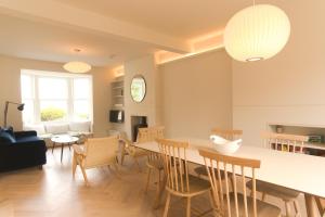 1 Avonside, Bantham with sea views