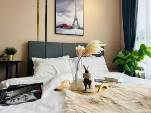 MVA17#Family Suite 8pax 3 Rooms M Vertica Velocity Mall Cheras IKEA Mytown Short Walk to MRT & LRT Maluri - Kampong Semerah Padi