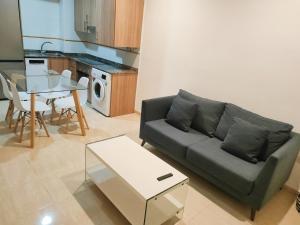 Terraza acogedora , Piscina , Parking, Airé Acondicionado