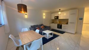 Stillvoll Neubau-Appart nahe Legoland und Fachklinik