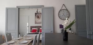 Appartements Cosy 4 minutes a pieds du centre historique avec parking : photos des chambres