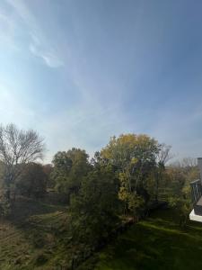 Luksusowy apartament w Parku Skaryszewskim z widokiem na centrum Warszawy