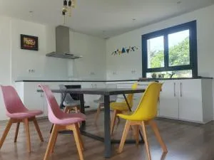 Villa au calme avec jardin, proche centre ville - 于佐