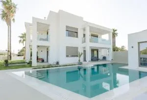 Palm View Suites - Petroúlai