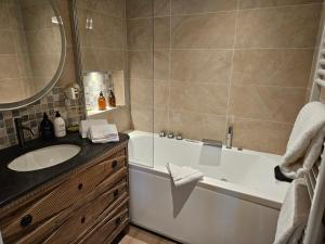 Hotels L-Oree du Bois - Hotel & Spa : photos des chambres
