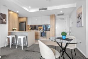 City Living! 1Bed1Bath1CarPool