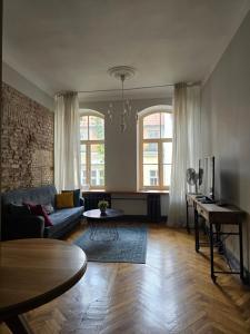 Al Pacino baby apartment