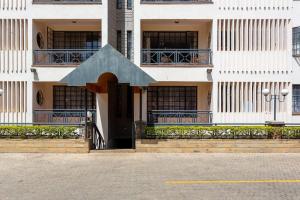 Upscale King Size Bed in the heart of Nairobi