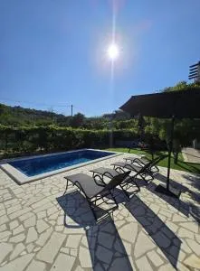Apartment Dawn- cozy apartment with private pool near Omiš - Čisla