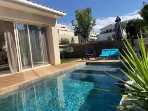 Villa d'architecte avec piscine privée, idéal pour une famille - 圣埃尔斯