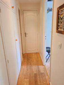 Appartements A 30mn des Jeux Olympiques lumineux 3 pieces face a la seine a 100m du T2 : photos des chambres