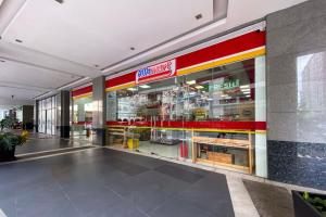 StayHere The Florence Luxe 1BR Near Venice Mall