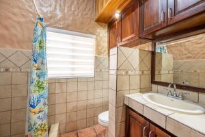 Comfortable Vacation Home Steps from the Beach