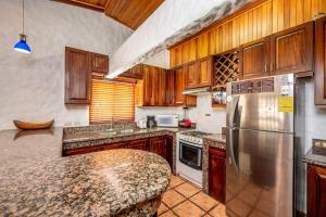 Comfortable Vacation Home Steps from the Beach