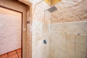 Comfortable Vacation Home Steps from the Beach