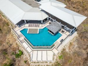 Luxurious Mountaintop Retreat with Ocean Views