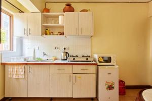 Rooftop Pool with City View - Studio