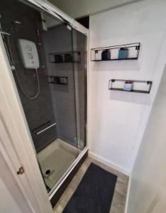 Beautiful 2 bedroom annexe in popular town location