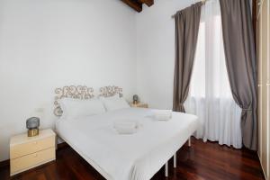 San Marco Canal View by Bricola Apartments