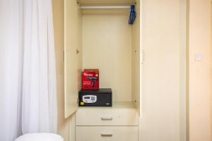 Rooftop Pool with City View - Studio