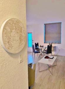 Block from Beach one bedroom with Parking