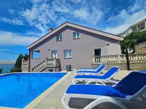 Beachfront Apartments Baricevic with Pool