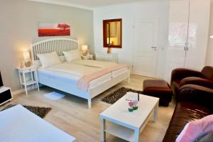 3 Zi FeWo im Grünen mit Terrasse und Garten gratis Therme oder 1 Zi Standart Apartment mit Balkon ohne Gartenblick