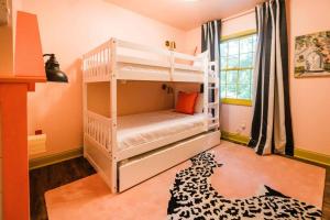 Sleeps 18 Island Home on Acre Hidden Speakeasy