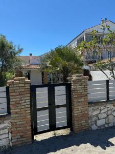 Alexs seafront vacation house