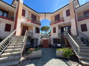 Casa Bianca Village Apartments