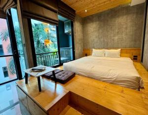 Taya NaiHarn, Scenic View, Modern Studio, Relife Windy